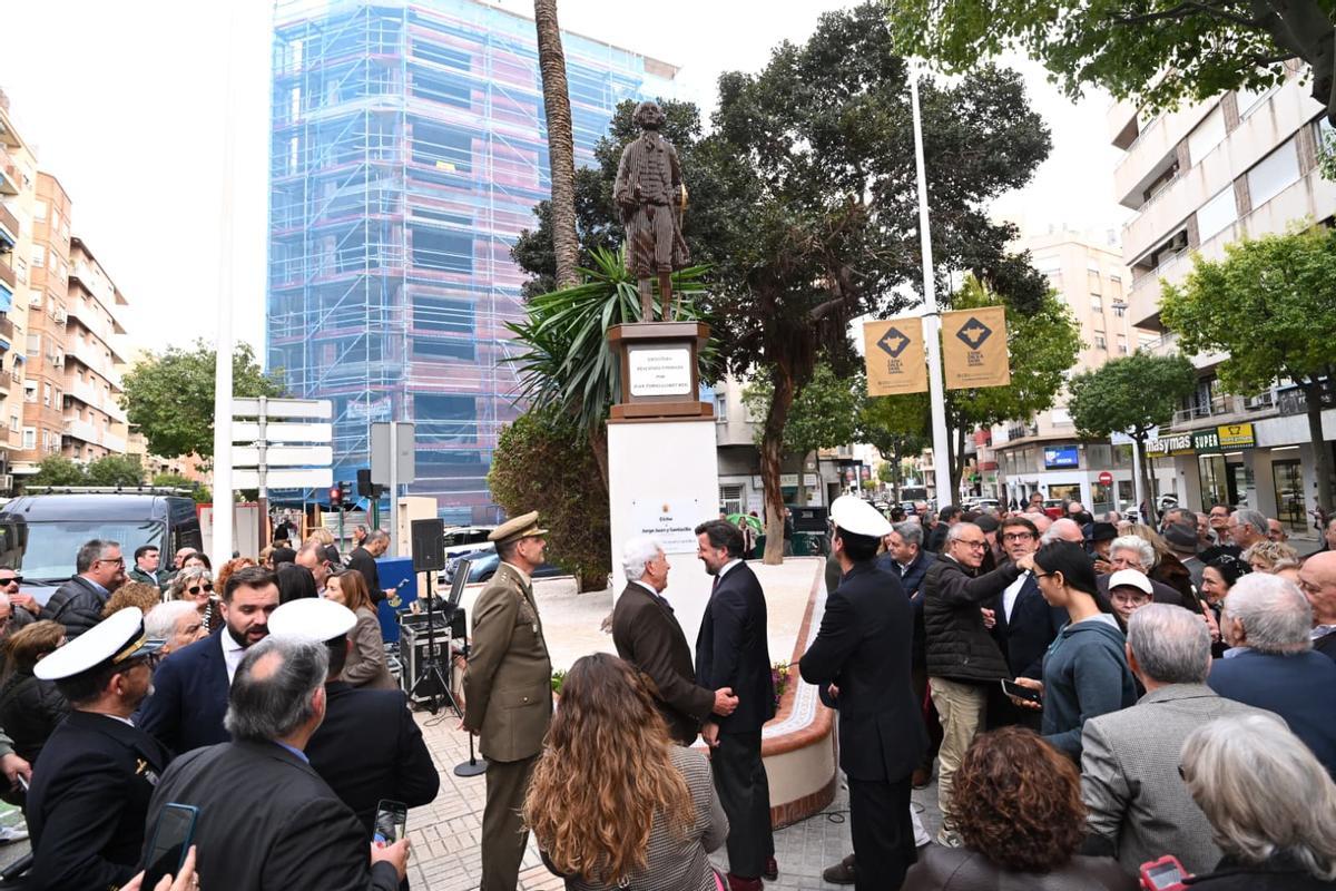 Así es la recién inaugurada escultura en Elche en honor a Jorge Juan