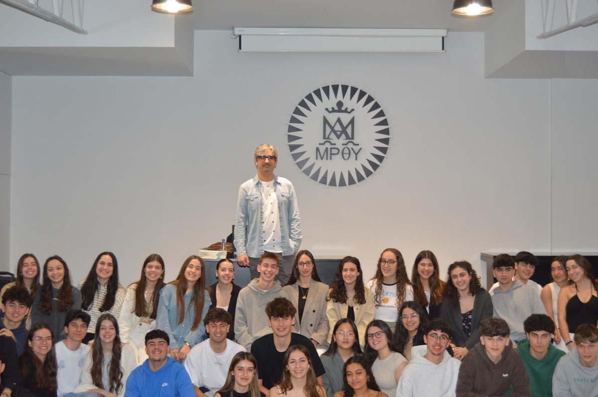 Charla del cirujano coruñés Diego González Rivas en el colegio Calasanz PP Escolapios de A Coruña.