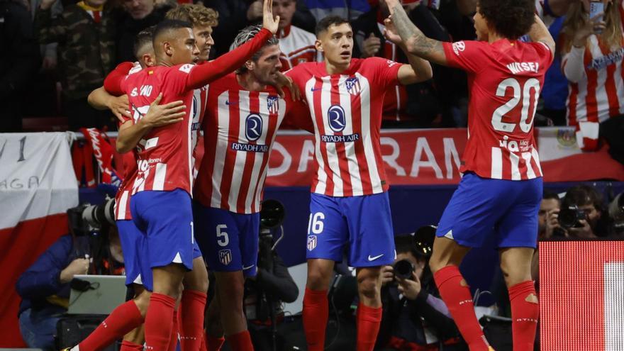 El Atlético pone un pie en la Champions