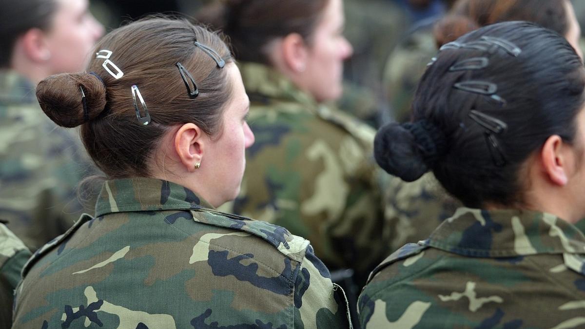 Mujeres en el ejército