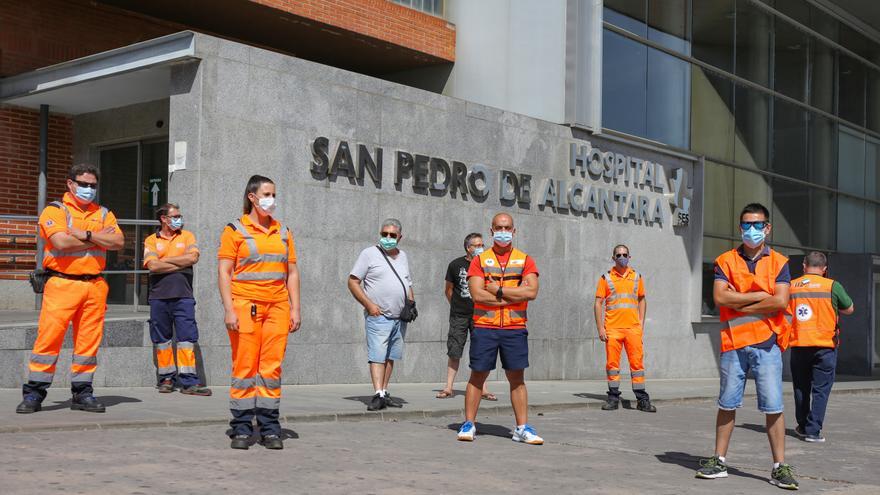 El nuevo contrato de ambulancias en Extremadura añadirá 90 técnicos por la sentencia del Supremo