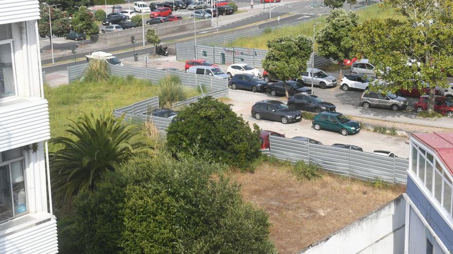 La alcaldesa de A Coruña prevé que la Justicia deje construir en el solar de A Maestranza y avanza fecha para la obra