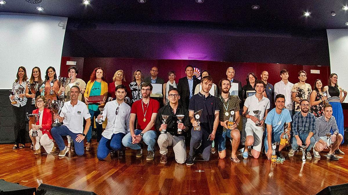 Premios: Premiados en la anterior gala del Deporte universitario.