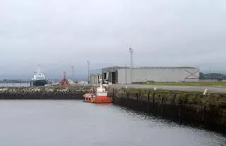 El Puerto contrata la demolición de dos naves en la parte exterior de O Ramal