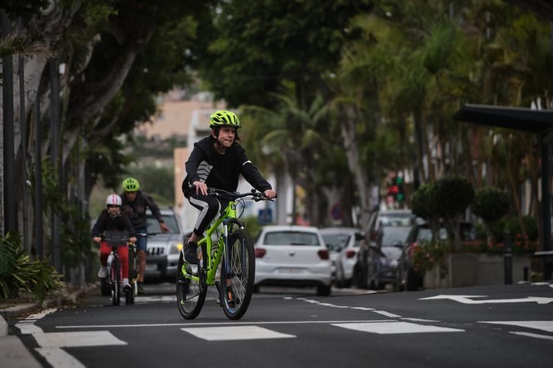 El Sauzal. personas montando en bicicleta  | 19/05/2020 | Fotógrafo: Andrés Gutiérrez Taberne