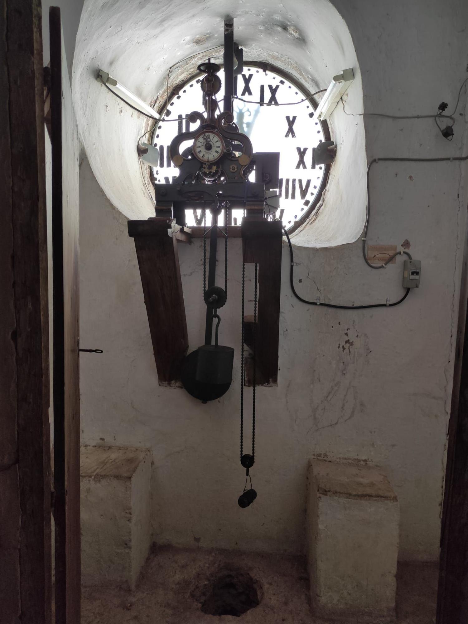 El icónico reloj que da a la calle Sant Miquel fue reubicado en lo que en su día fue una letrina de la cárcel.