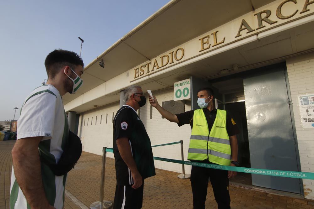 El Córdoba CF presenta sus nuevas camisetas