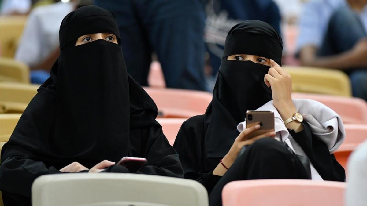 Mujeres saudís, en la semifinal de la Supercopa de España celebrada en Arabia Saudí.