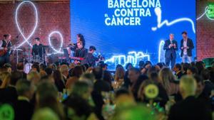 La Nit Solidària contra el càncer omple el Poble Espanyol