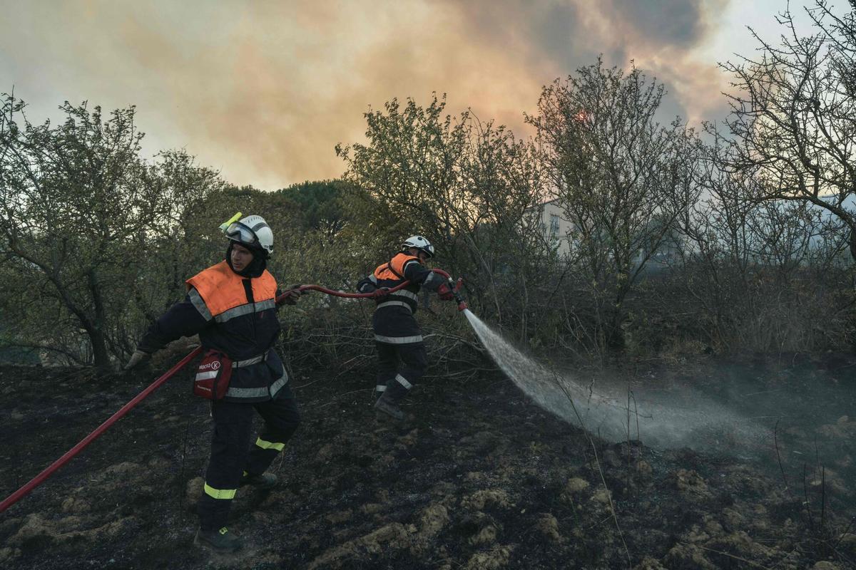 Un incendio declarado en el sur de Francia ya calcina 4.000 hectáreas