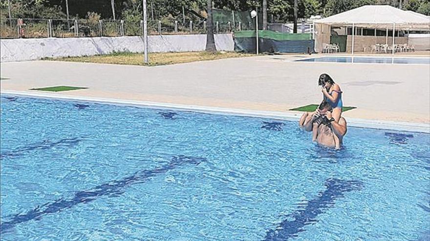 La Vall inicia la vía jurídica por la piscina de Sant Josep