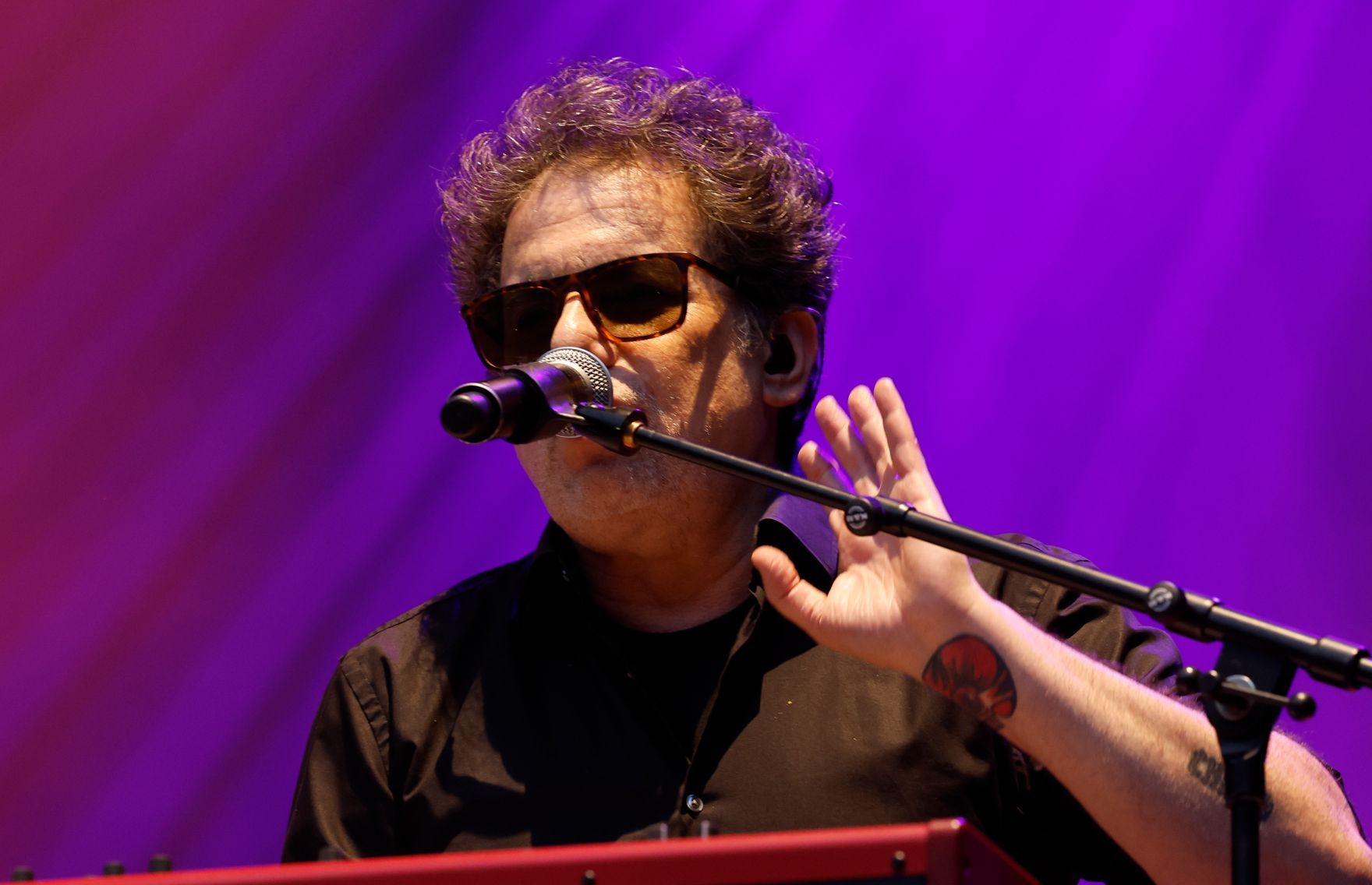 Andrés Calamaro estrena Castrelos ante miles de personas