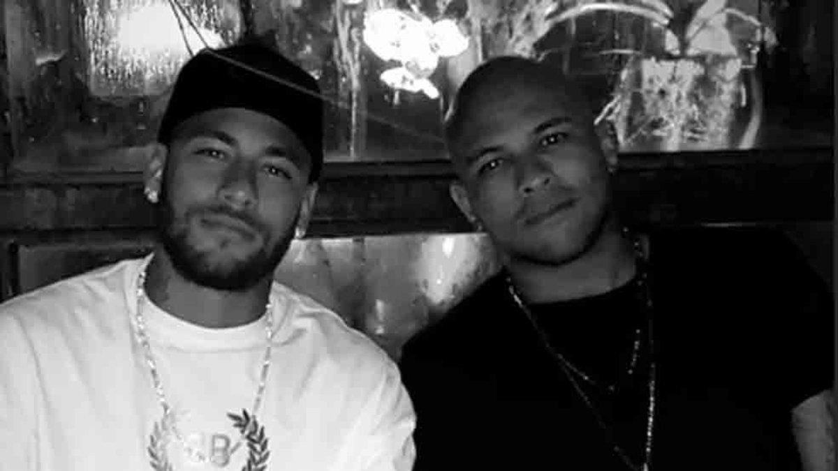 Neymar, con un amigo, en Miami