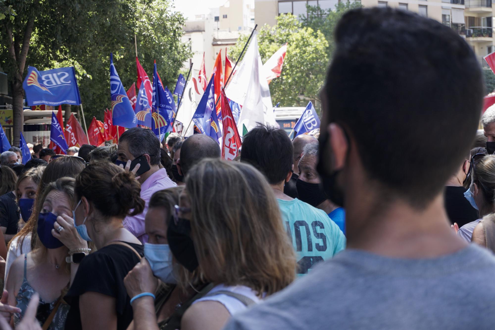 Los trabajadores de Caixabank de Mallorca secundan la huelga