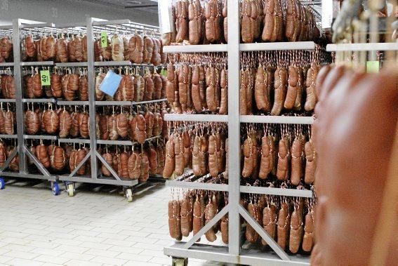 Kleine Ökonomie der Streichwurst: Neben der handwerklich gefertigten Variante gibt es auch eine Großproduktion. Marktführer ist seit Jahrzehnten El Zagal.