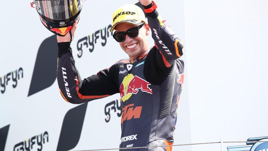 Augusto Fernández dará el salto a MotoGP a final de temporada
