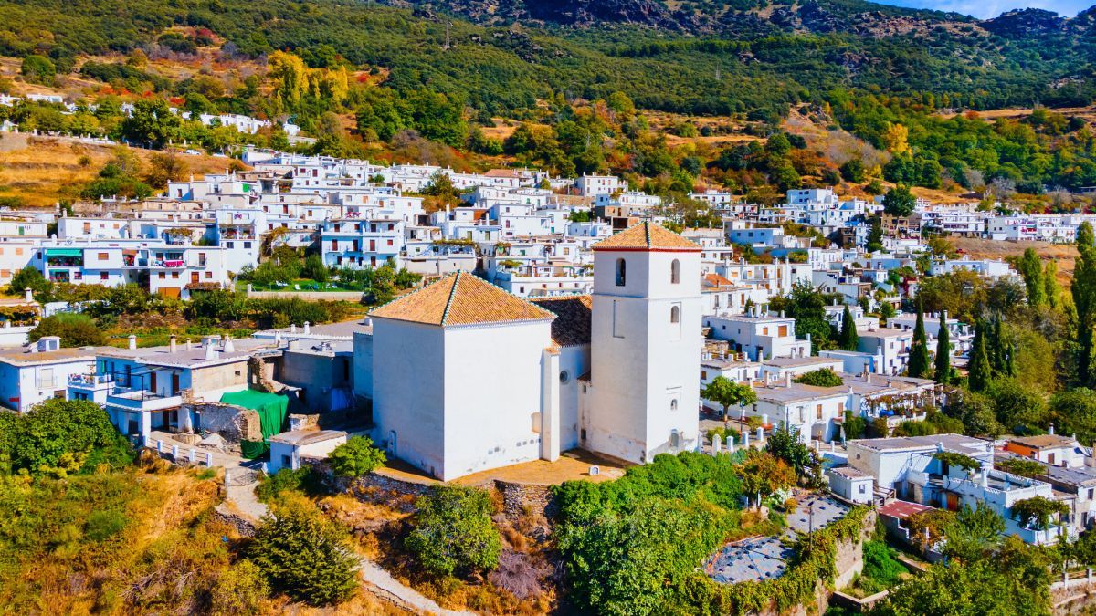 Así se ve Bubión desde las alturas.