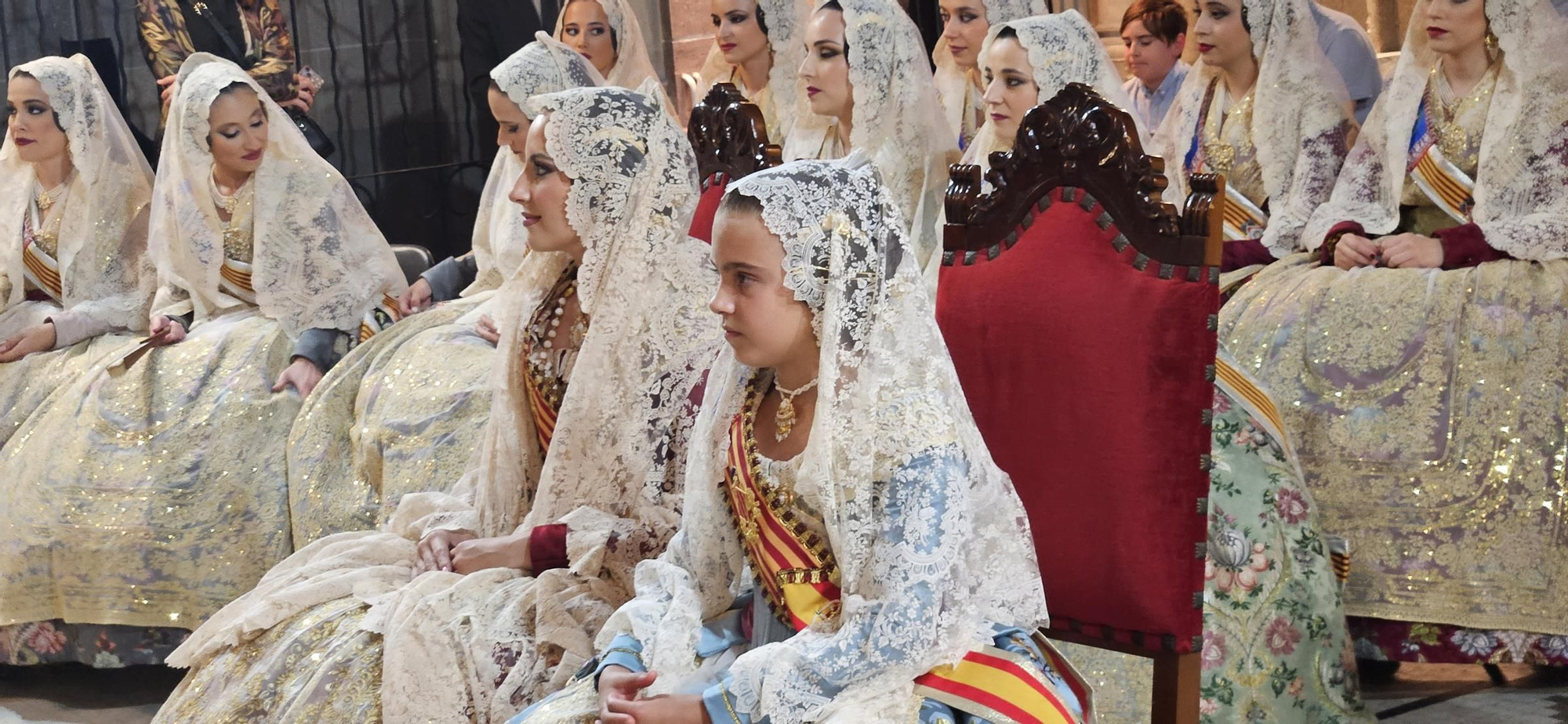 El Besamanos de falleras mayores y cortes 2024, en imágenes