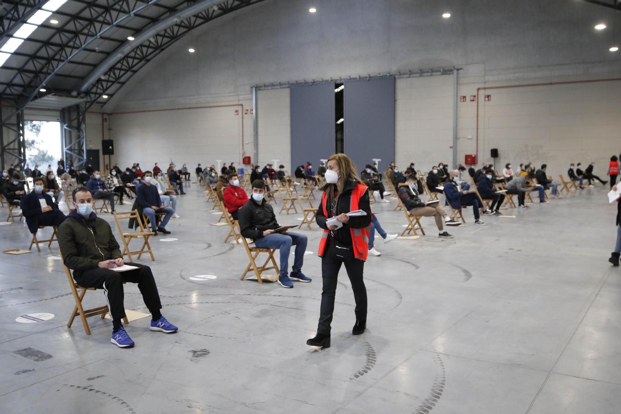 Los futuros bomberos de Vigo pasan a examen