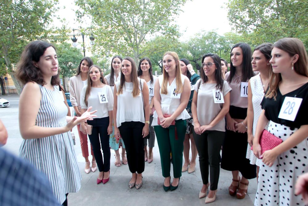 La aspirantes a fallera mayor de València visitan el IVAM