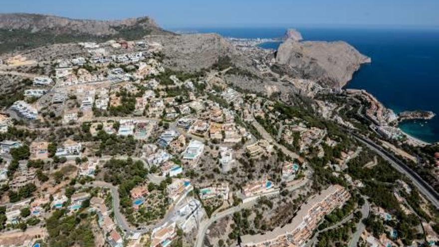 Tàrbena cortará por las noches el agua y  los vecinos de Altea Hills ya sufren las primeras interrupciones de suministro