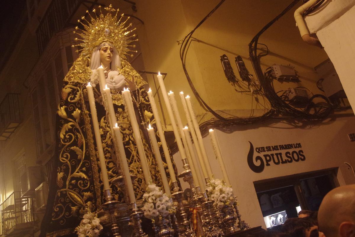 Viñeros reza los cinco misterios del rosario en cinco templos de los Mártires