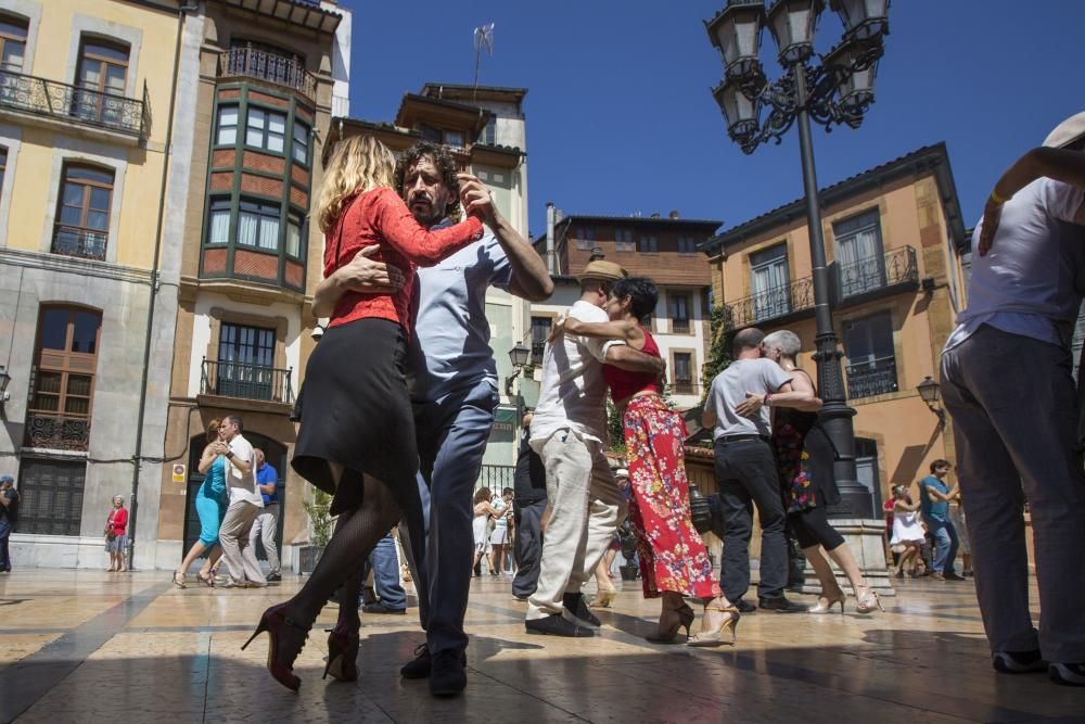 Tango en la plaza de Trascorrales