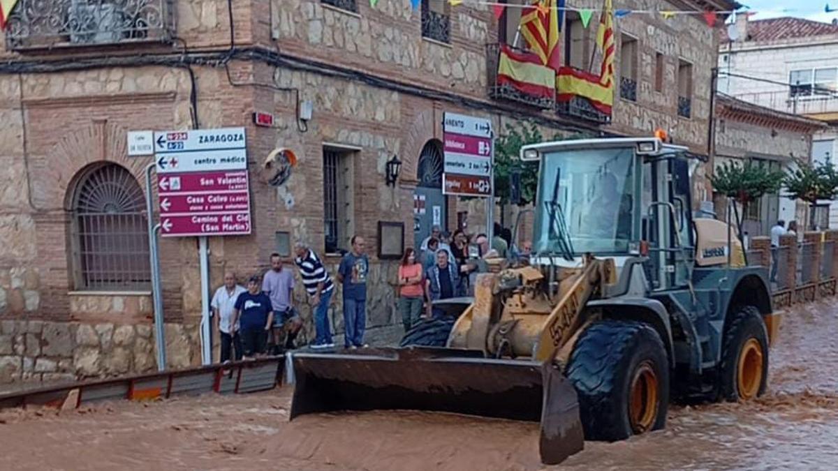 Rambla de Báguena inundada ayer por cuarta vez en una semana.