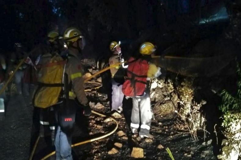 L'incendi al Rosselló avança cap a l'Empordà