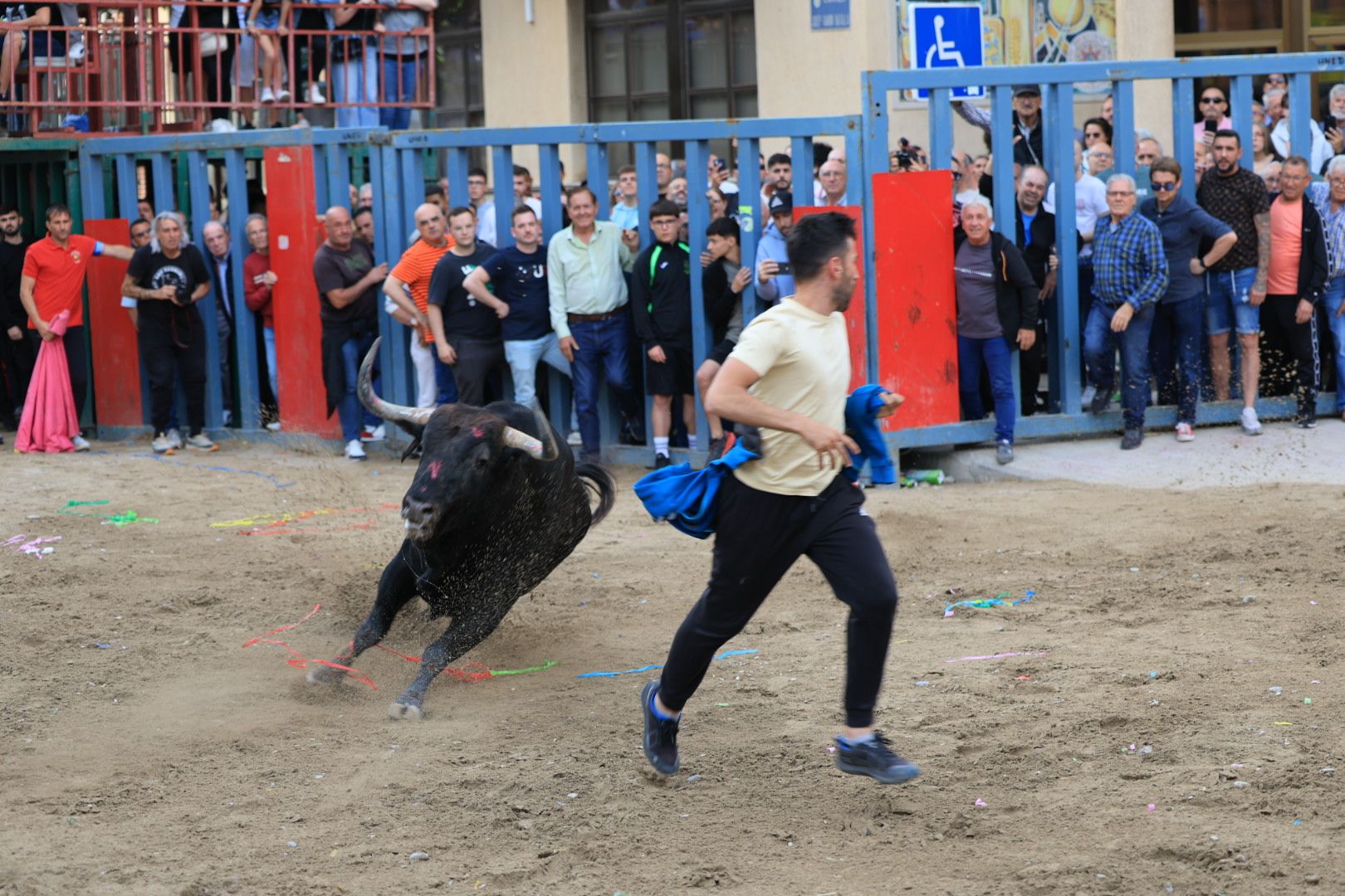 Fotos de la tarde taurina del jueves de las fiestas de Sant Pasqual en Vila-real