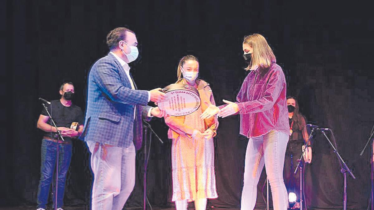 Celebración do Serán das Letras no Salón Teatro de Lalín.