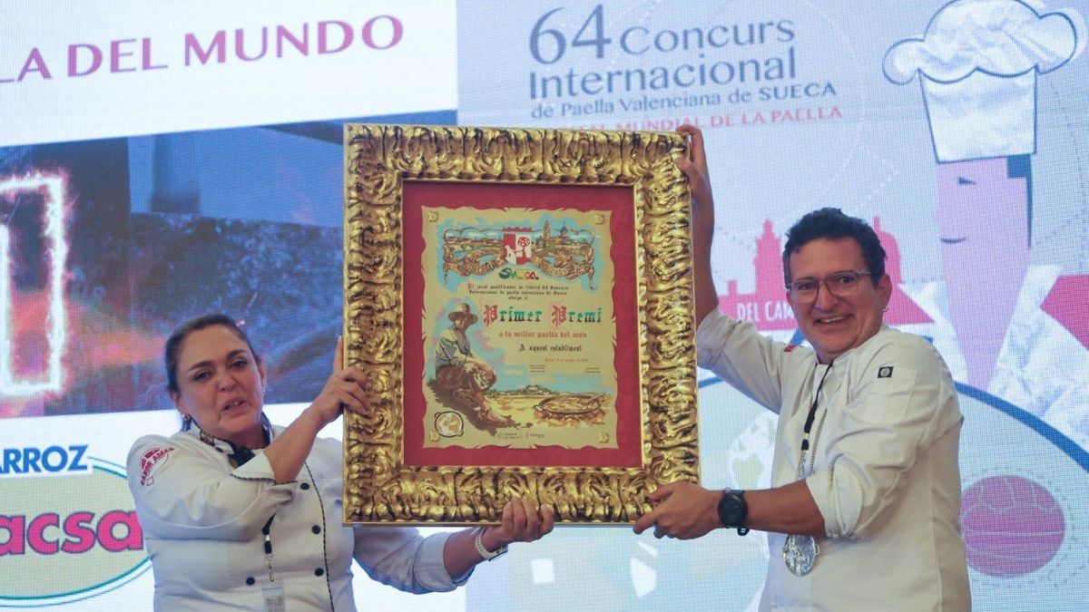 El cocinero Tomás Angulo de Ecuador gana la 64ª edición del Concurso Internacional de Paella Valenciana