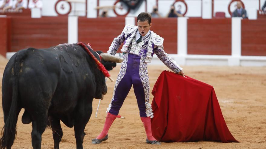 El Juli y &quot;Caritativo&quot; acaparan los premios de la Feria de Begoña