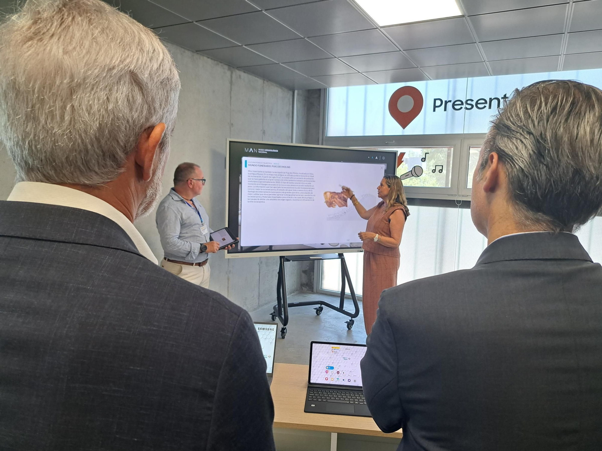 FOTOS | Un &#039;aula del futuro&#039; en Mallorca para enseñar a los docentes a usar la tecnología de forma responsable