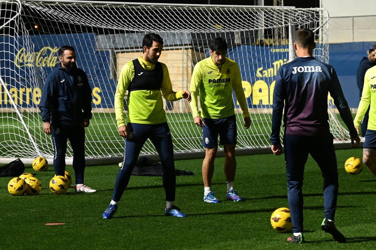Parejo y Gerard Moreno, en un entrenamiento del Villarreal.