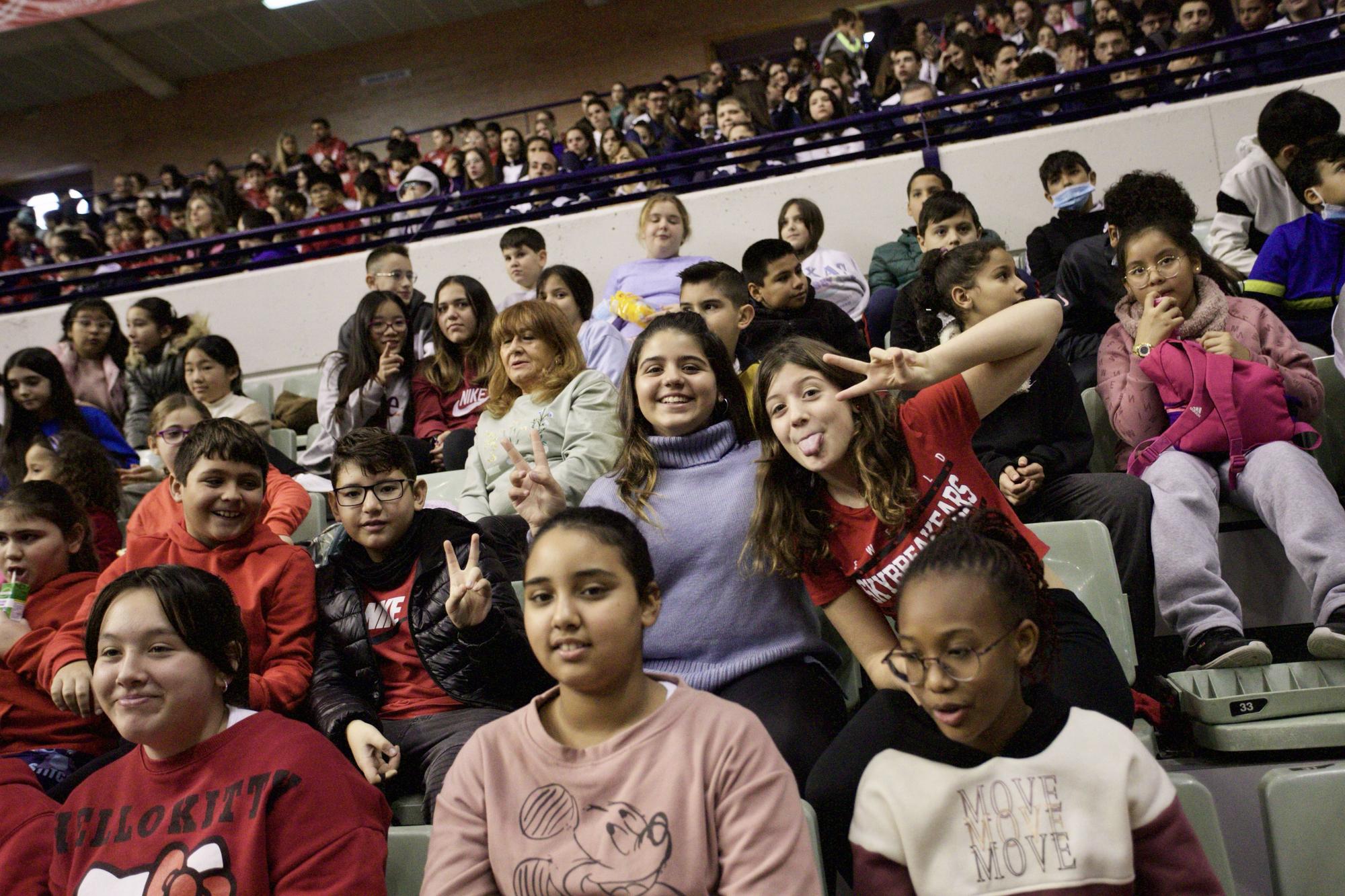 Partido del recreo en el UCAM Murcia con miles de escolares