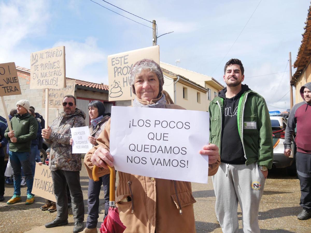 Movilización contra la planta de biometano esta mañana en Vega de Tera.