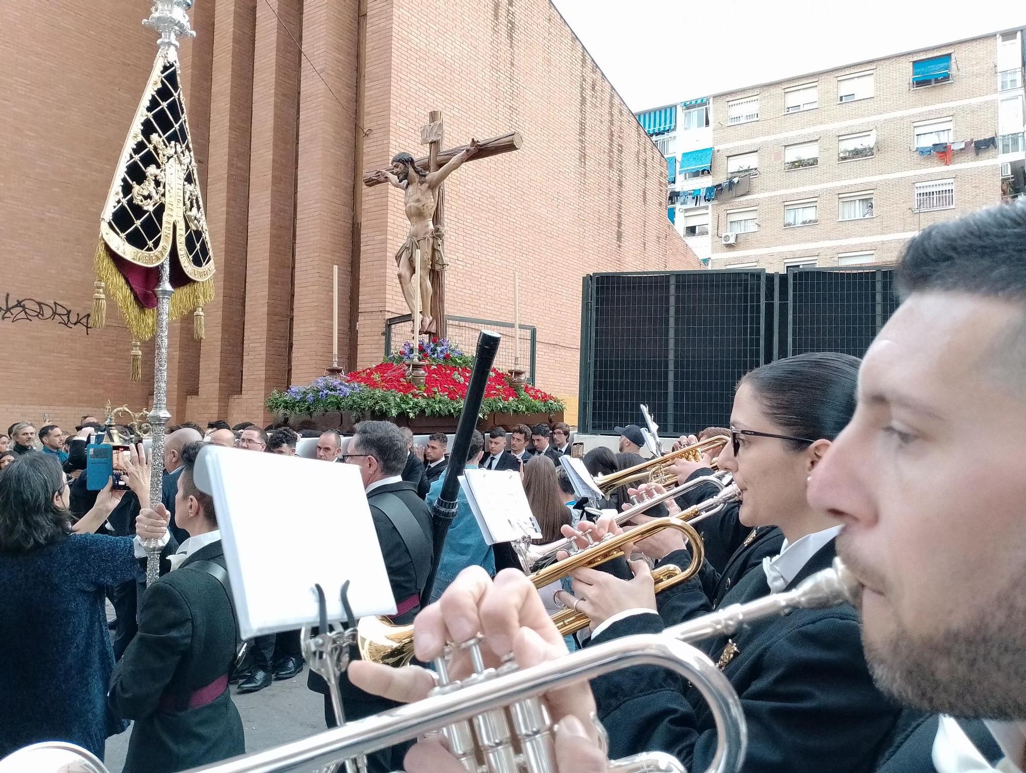 Salida procesional del Cristo de la Sed por Miraflores de los Ángeles