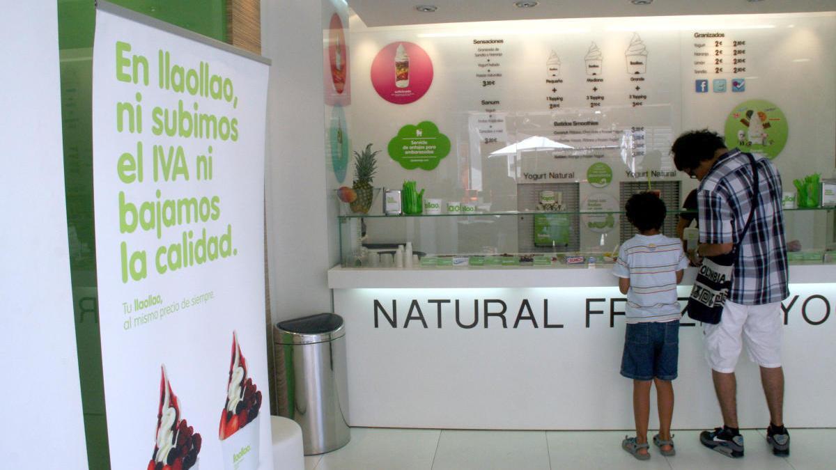 Llaollao cierra su mítico local en la plaza Santo Domingo de Murcia