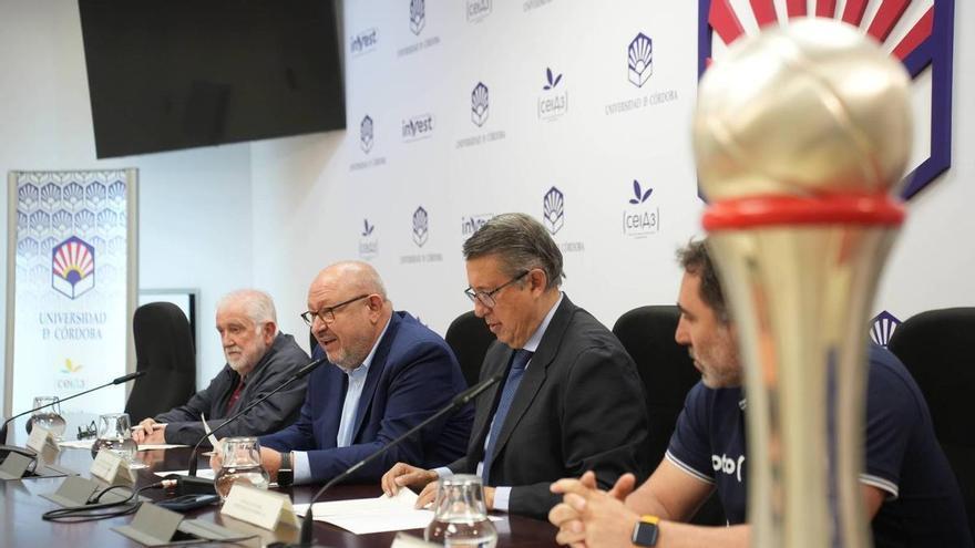 El Coto Córdoba exhibe su ascenso en la UCO y en la Subdelegación del Gobierno de España