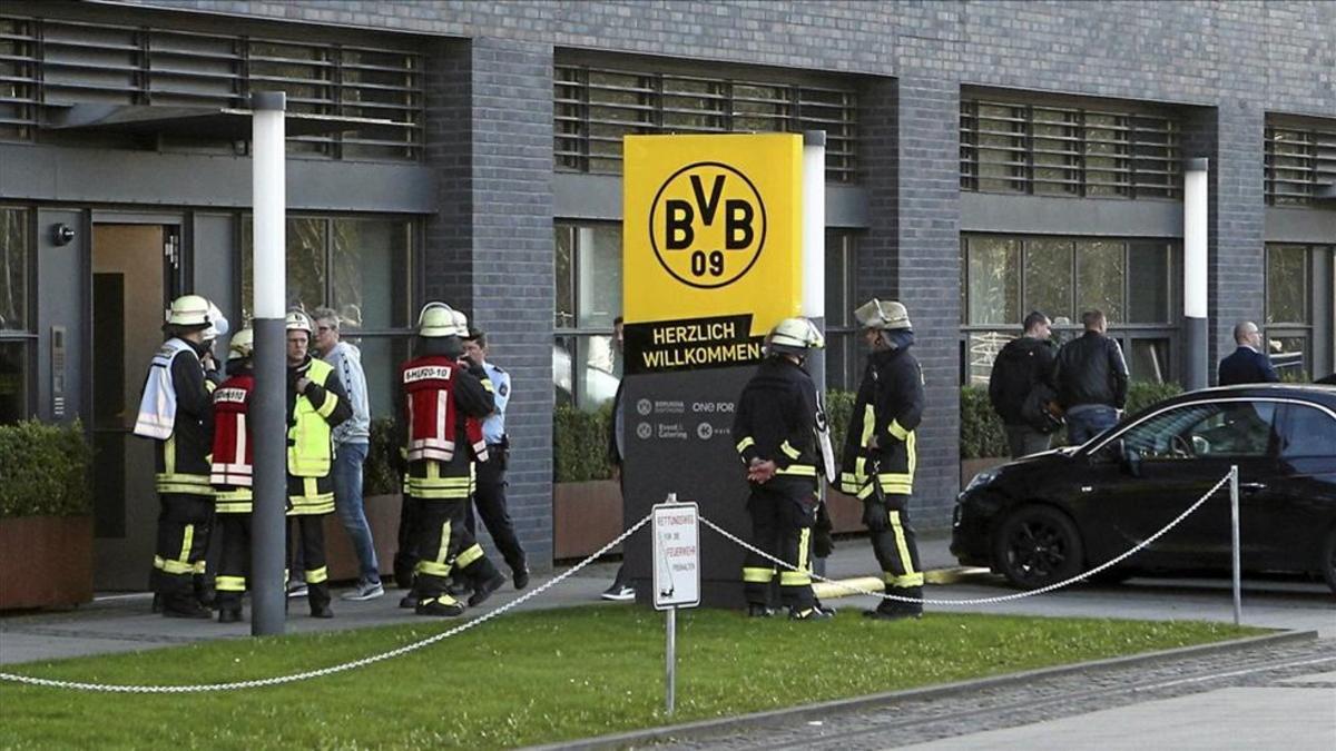 La policía y los bomberos acudieron con celeridad a las oficinas del Dortmund