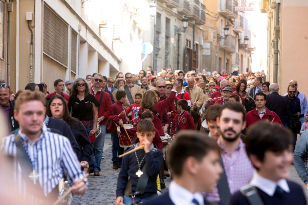 La plaza de Santa María se llena de unos 200 músicos para celebrar la Tamborrada