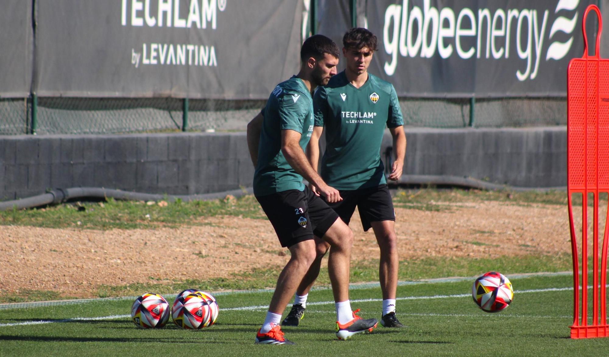 Entrenamiento del Castellón en la semana del partido ante el Linares