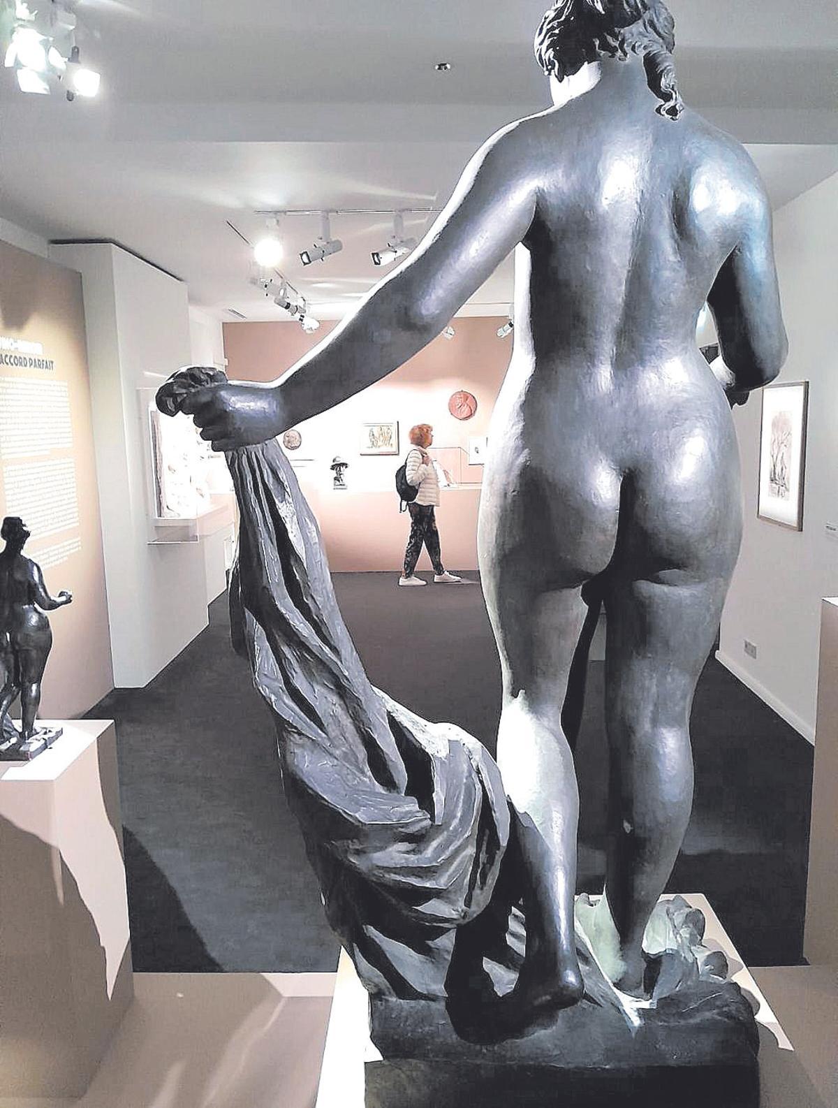 La Venus Victoriosa, una de les escultures més conegudes de Guinó-Renoir, presideix una sala