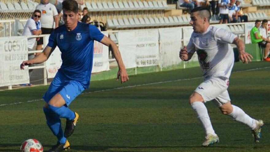 La UDE supera al Villajoyosa y se acerca al ascenso a Tercera División (2-0)