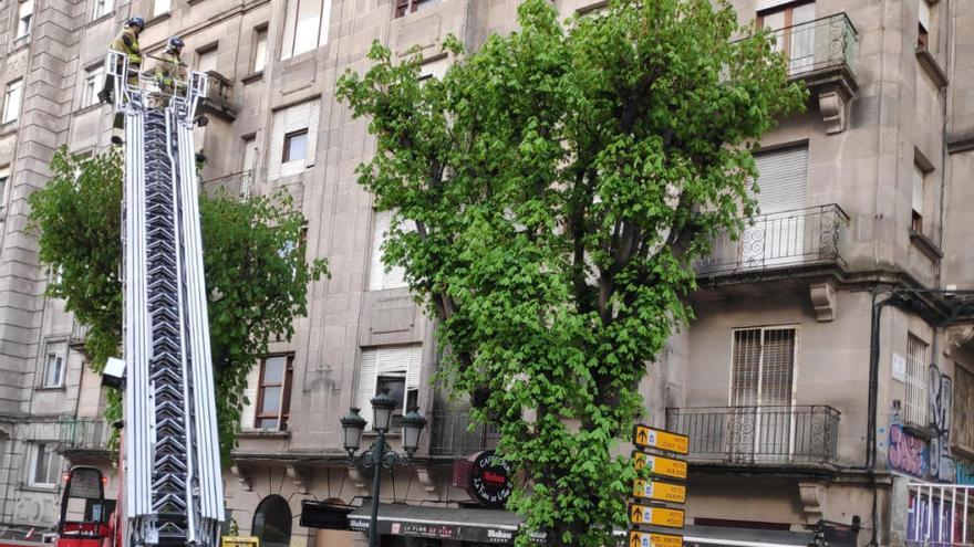 Los bomberos intervienen en Gran Vigo // FdV