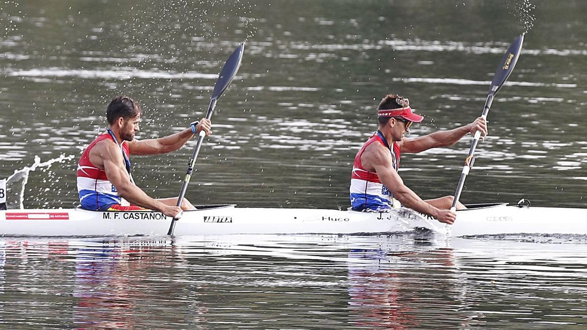 Castañón y Becerro, durante la prueba. // RICARDO GROBAS