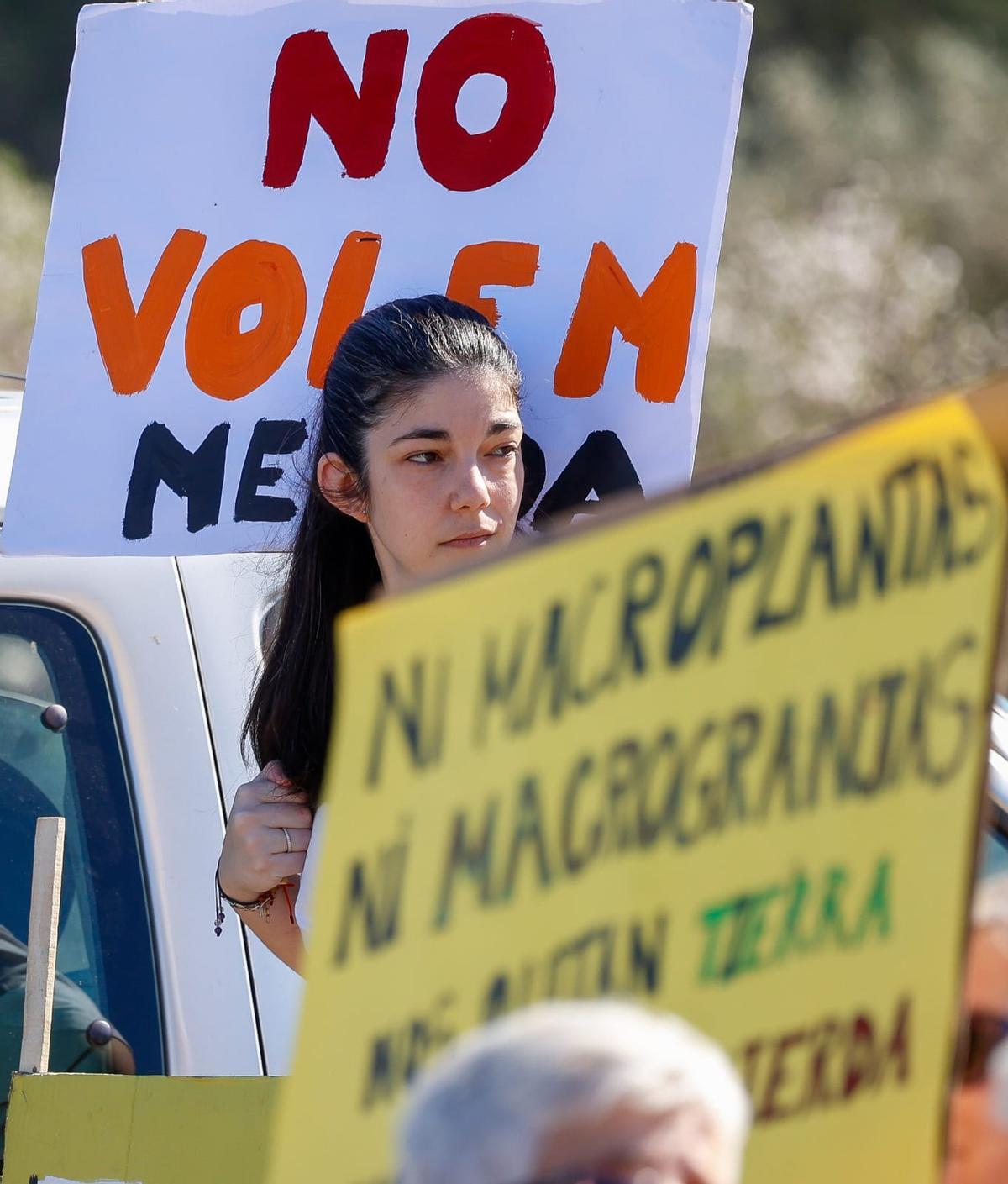Protesta contra la planta de biometano de Llíria por el inicio de las obras
