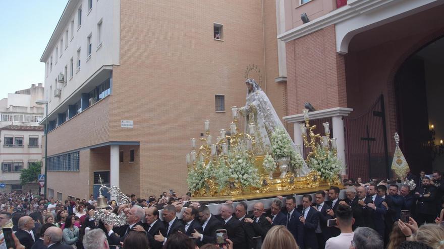 La procesión de la Virgen del Rocío por la Victoria y Lagunillas, en imágenes