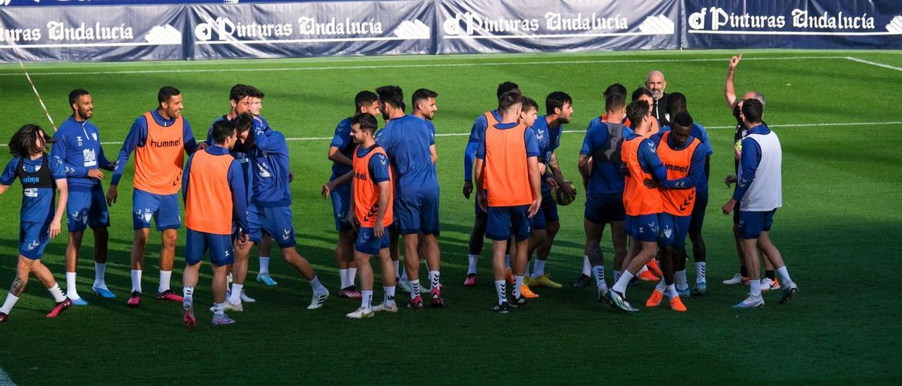 Imagen de un entrenamiento reciente del Málaga CF en La Rosaleda.